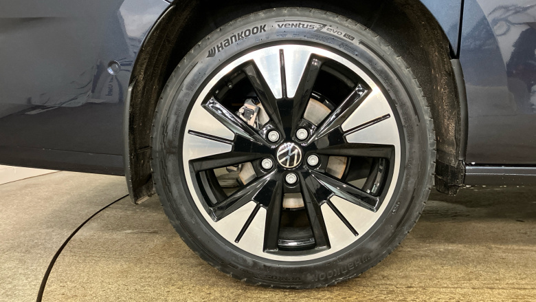 Volkswagen Multivan 2.0 TDI Style 5dr LWB DSG Diesel Estate